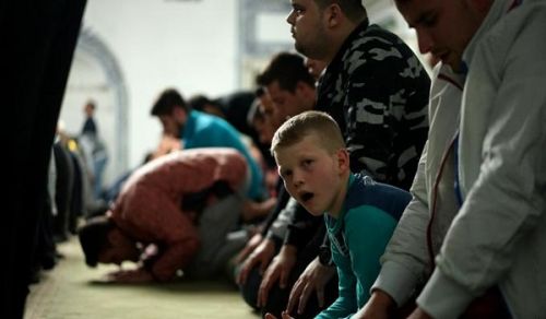 15,000 Signatures Gathered Against the Forcible Removal of Children Because of &quot;Fear of Radicalization&quot;