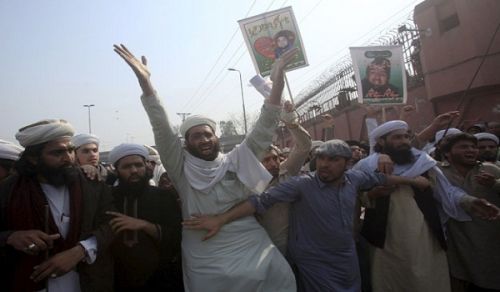 Reaction over Mumtaz Qadri Hanging Shows How Much Muslims of Pakistan Love Islam and Hate Their Rulers