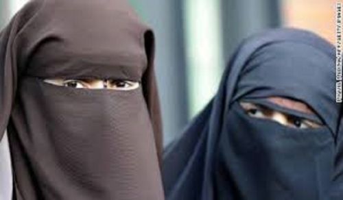 By Supporting the France Ban on full veil in public, Rula Ghani made her intentions clear!