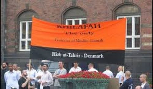 O Muslims: Choose Islam and Do Not Board the Sinking Ship of Democracy