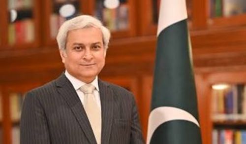 Pakistan's Civil and Military Leadership is Helping Trump Protect US Influence in the Middle East! O People of Military Power Use Your Strength and Influence in the Service of Islam And Stop These Rulers From Serving America!