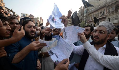 The People are Crushed by Electricity Bills for the Profit of the Owners of Banks and Private Power Plants. The Solution is to Make this Sector Public Property, Under State Supervision, as per the Shariah Rulings of Islam.