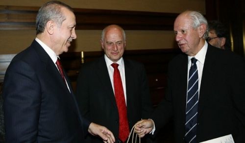 How Can You Wish to See the US Who Always Stabs Muslims in the Back beside you?