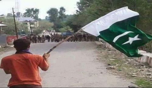 It is the Time to Mobilize the Lions of Pakistan’s Armed Forces to Liberate Occupied Kashmir, not to Invite Trump to Mediate in Talks with his Ally, Modi