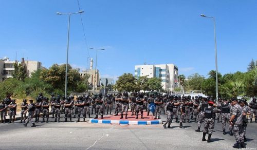 Suppression of Honorable Teachers with Gas and Dogs is Proof of the Regime’s Bankruptcy. The Solution is that the Ummah should Make Islam the only Option to Solve its Problems