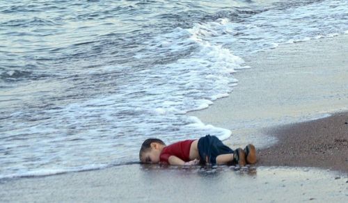 The Child washed onto the Beach After Muslim Countries Refused to Grant Him Safety!!