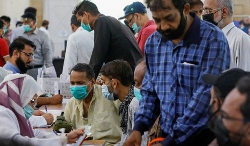 The Muslims of Karachi are Forced to Choose between Hunger and the Virus, Due to Democratic Rulers