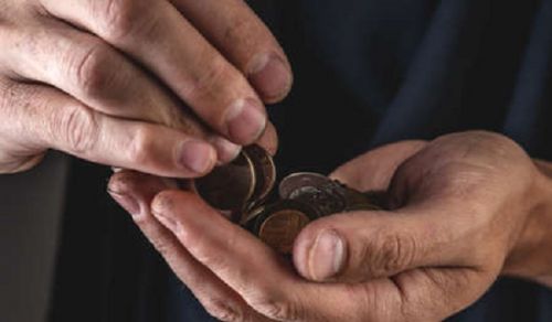 Is it Permissible to Give Zakat Money to One&#039;s Sister and Daughter?