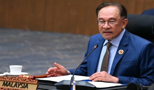 Criticizing Leaders in Malaysia: Democracy vs. Dictatorship