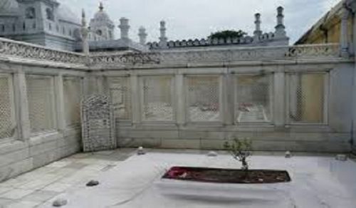 Lessons from the Life of Sultan Aurangazeb