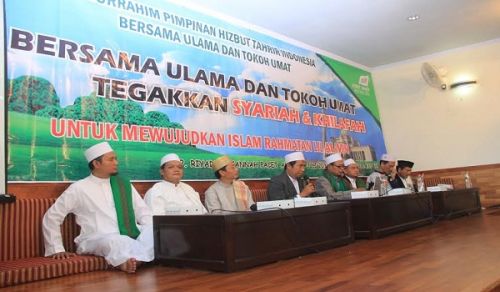 Indonesia: Shawwal Assembly &quot;Alongside Muslim Scholars and Leaders to establish a Khilafah.&quot;