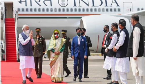 O Muslims, Rush towards establishing the Promised Khilafah to Seize the Hands of Treacherous Hasina for extending the assault of Bigot Modi on the Muslims and the Country
