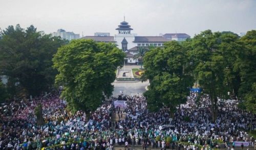 Hizb ut Tahrir / Indonesia  Massive Rallies Remind the World That Palestine Remains Under Occupation