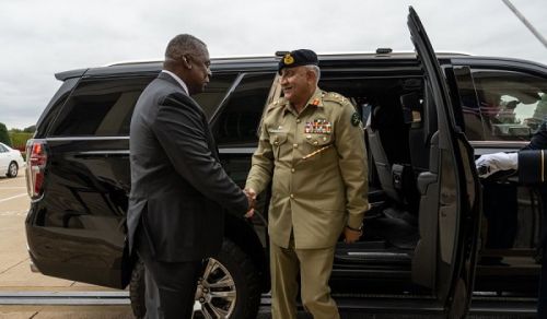 The Rightful Head of the Army is the One Who Rejects Dependence on the US, Grants Nussrah for the Re-Establishment of the Khilafah and Mobilizes to Liberate Occupied Kashmir