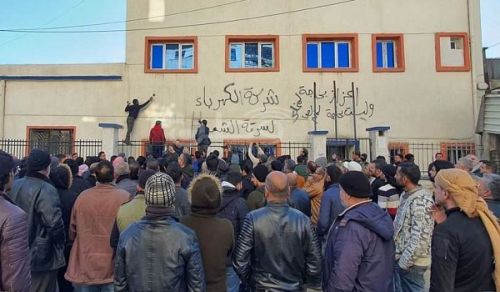 Shooting at Protesters. It is the Approach of Tyrants and Legitimizes the Muslim’s Infallible Blood