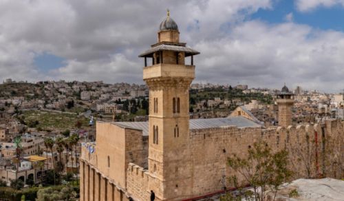 The Heart of Hebron and the Ibrahimi Mosque Are Being Judaized Following the Same Steps as the Judaization of Al-Aqsa Mosque