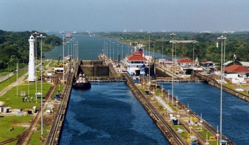 The Suez Canal: A Look at Trump’s Statements and the Egyptian Regime’s Position