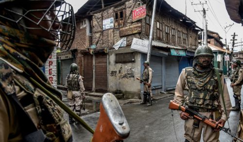 Occupied Kashmir Needs the Mobilization of Pakistan&rsquo;s Armed Forces, Not Speeches and Human Chains