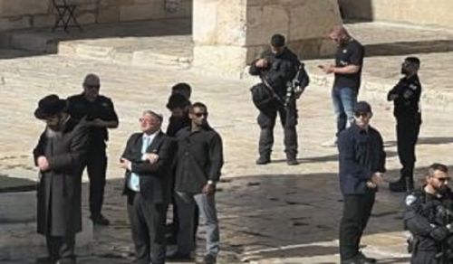 Who is There for the Prophet’s Site of Isra Other than You, O Ummah of the Prophet (saw) to Purify it from the Filth of the Jews and the Aggression of their Fools